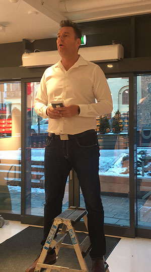 Terje Langmoe snakker